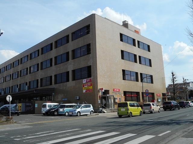 東郵便局：140m