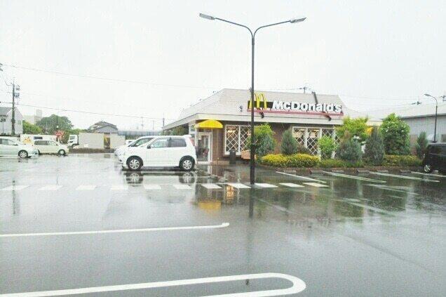 マクドナルド3号線南高江店：480m