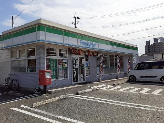 ファミリーマート御領８丁目店：270m