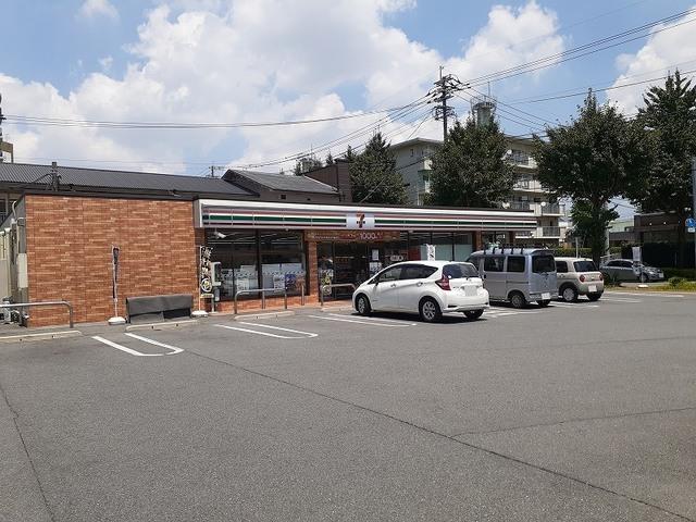 セブンイレブン月出２丁目店：650m