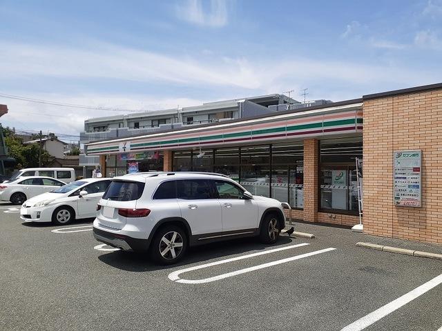 セブンイレブン渡鹿５丁目店：400m