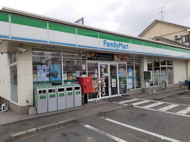 ファミリーマートあきた店：500m