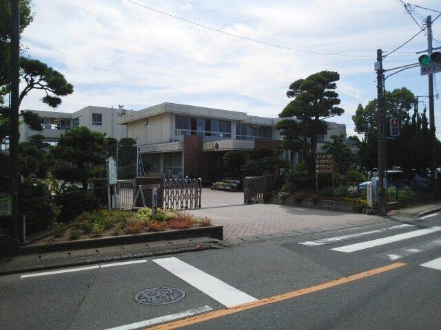 飽田東小学校：740m