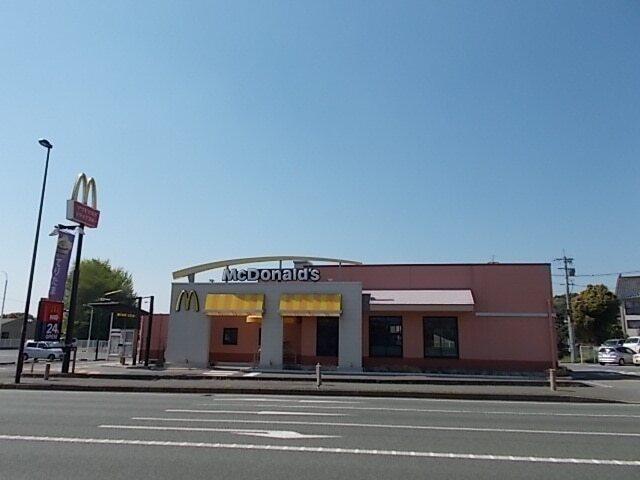 マクドナルド：1300m