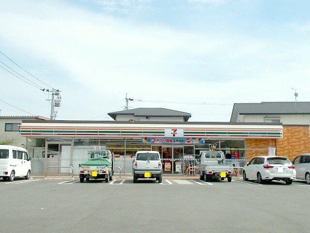 セブンイレブン楠団地店：500m