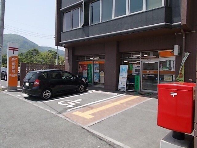島崎郵便局：780m