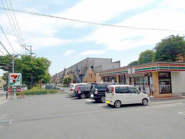 セブンイレブン　新地団地前店：400m