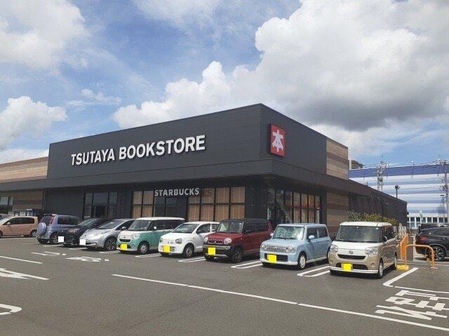 ツタヤブックストア：850m
