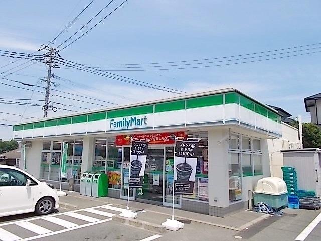 ファミリーマート八景水谷店：800m