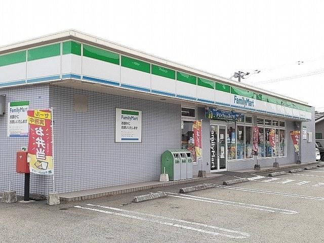 ファミリーマート 小島九丁目店：200m