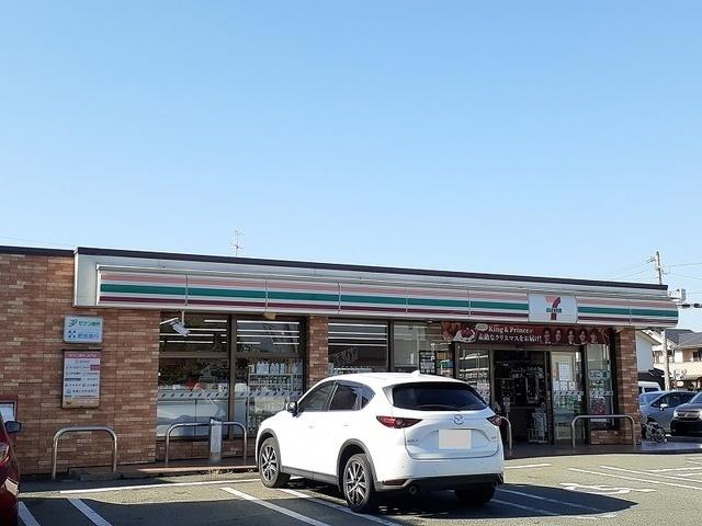セブンイレブンセイラタウン店：270m
