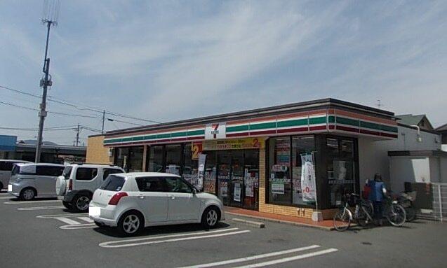 セブンイレブン野中１丁目店：220m