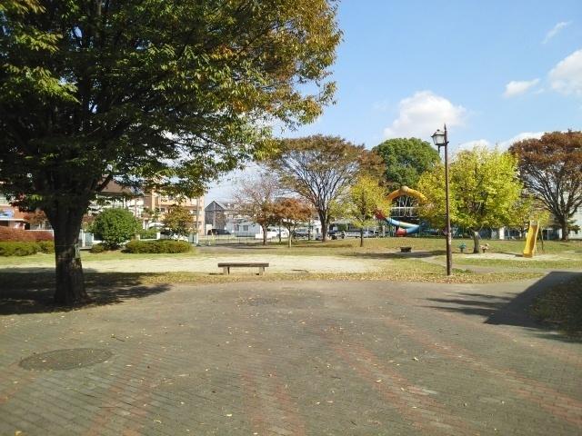 八王寺中央公園：750m