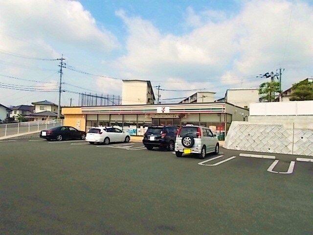 セブンイレブン高平店：400m