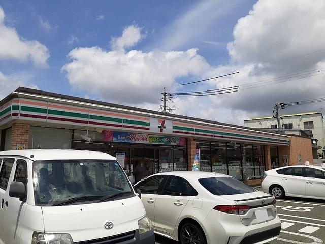 セブンイレブン渡鹿５丁目店：450m