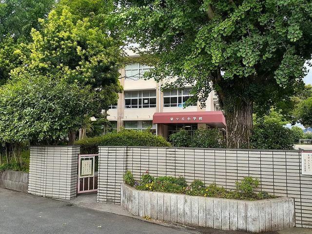 泉ケ丘小学校：600m