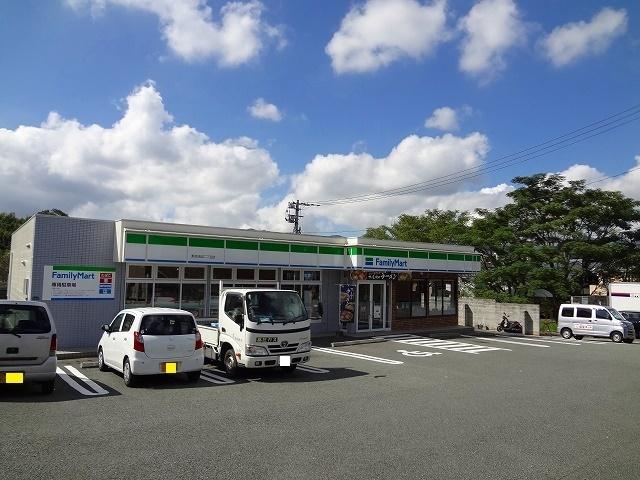 ファミリーマート池田２丁目店：730m