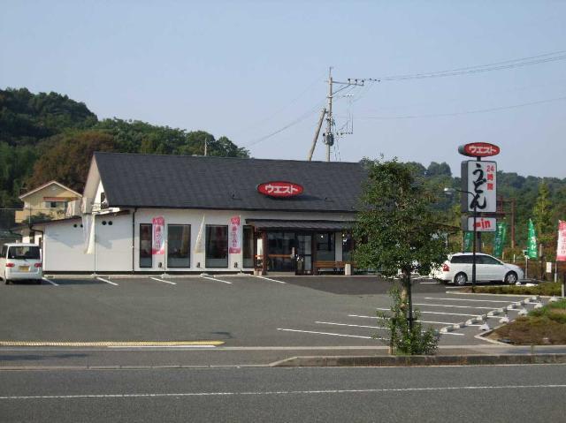 ウエスト立田の杜店：907m