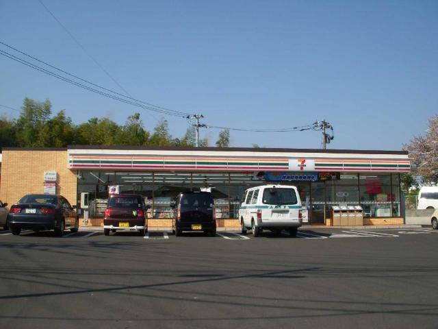 セブンイレブン熊本空港通り店：673m