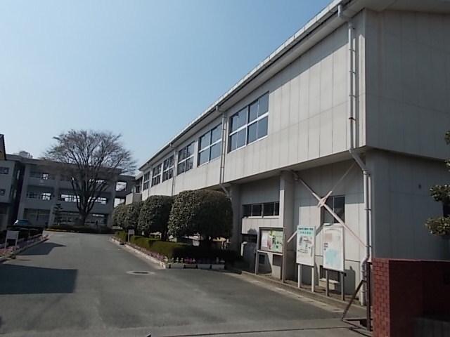 楡木小学校：340m