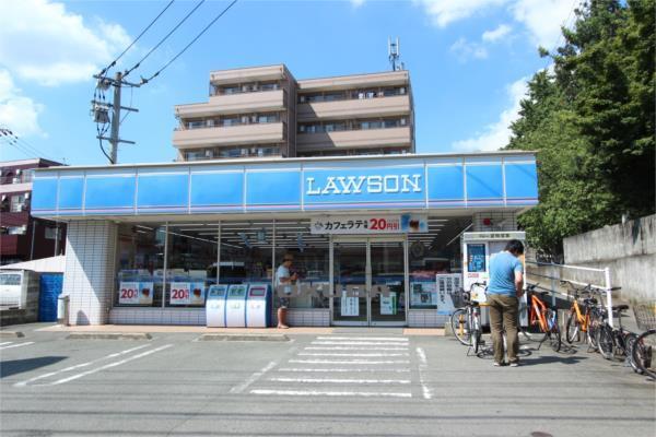 ドラッグストアマツモトキヨシ 黒髪店：333m