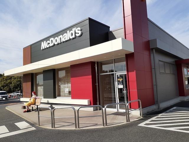 マクドナルド熊本空港インター店：700m