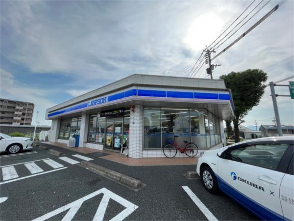 ローソン 熊本インター北店：913m
