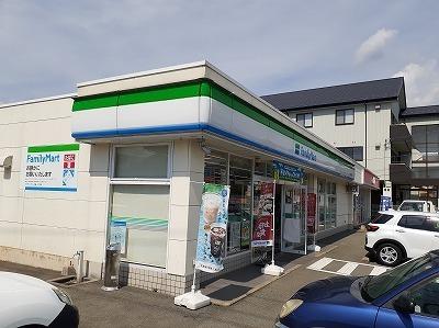 ファミリーマート阿蘇一の宮店：850m