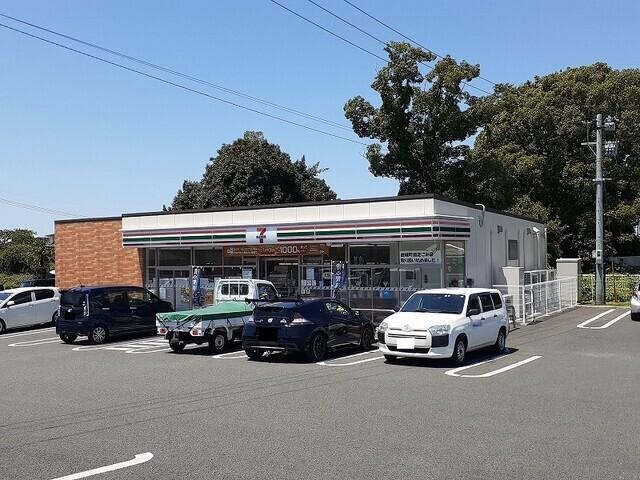 セブンイレブン小峯２丁目店：400m