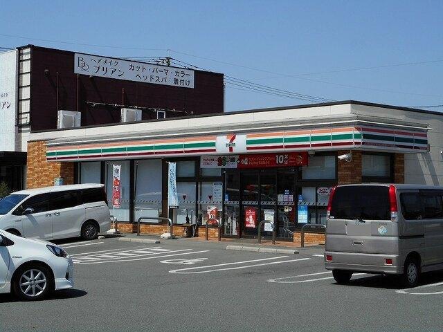 セブンイレブン桜木３丁目店：180m