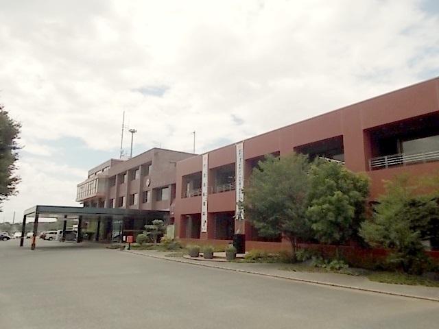 菊陽町役場：800m