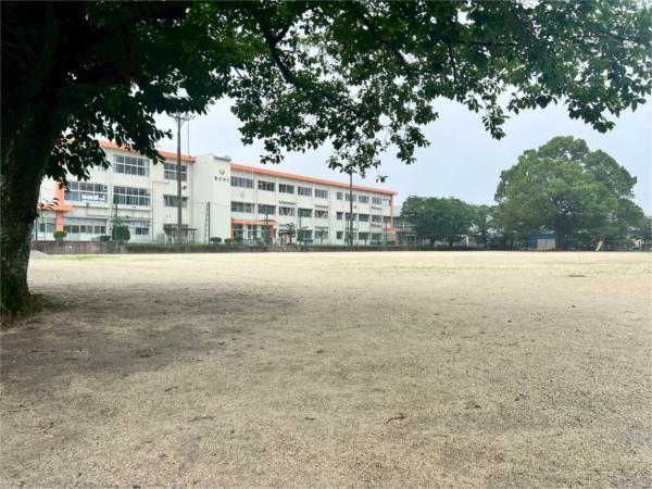 菊池市立菊之池小学校：607m