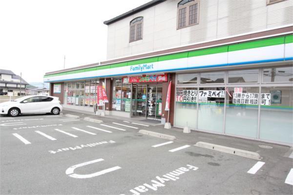 ファミリーマート 熊本長嶺南店：571m