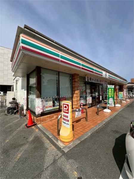 セブンイレブン 熊本本荘5丁目店：414m