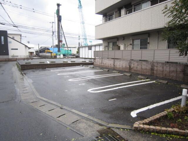 ディアコート（302） 駐車場