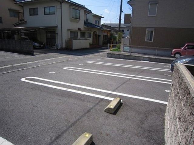 ヴィスキオ　T 大江（101） 駐車場