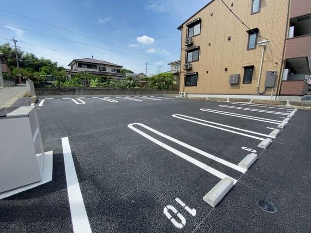 ウィル東小路（103） 駐車場