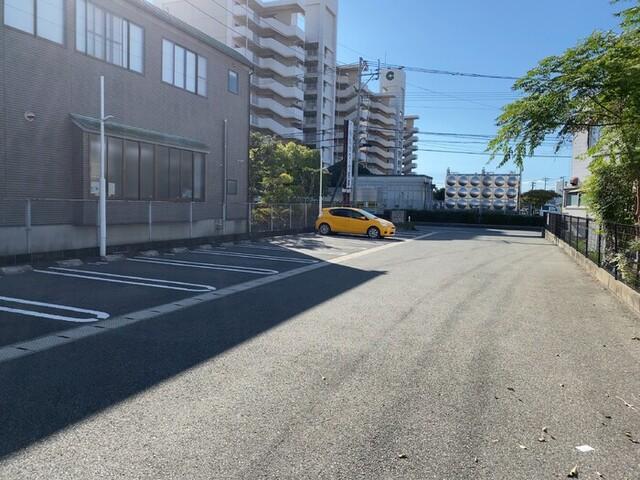 コンフィデンスK.S近見（105） 駐車場