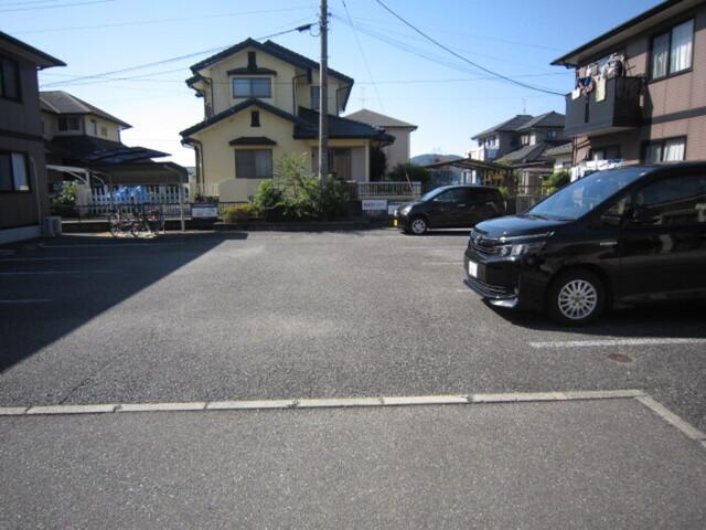 セジュールすみれ　B棟（203） 駐車場