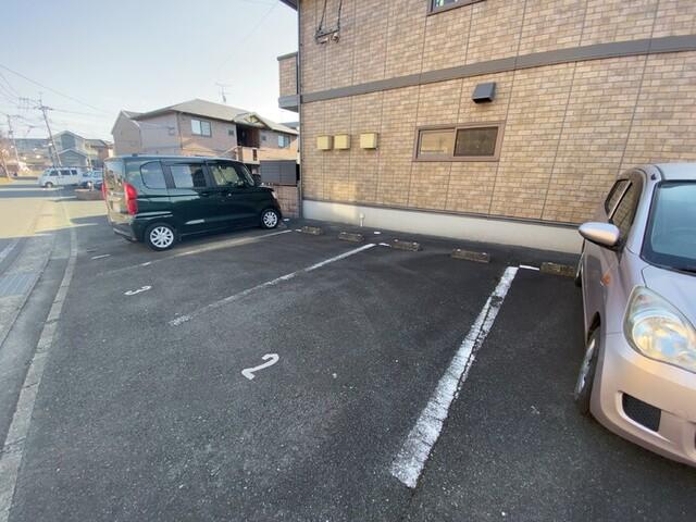 ウィルモア須屋　A棟（103） 駐車場