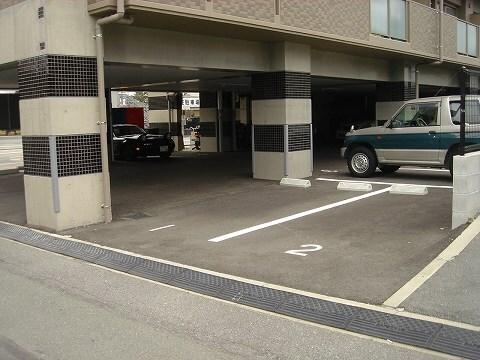 アーバングランデ本荘（201） 駐車場