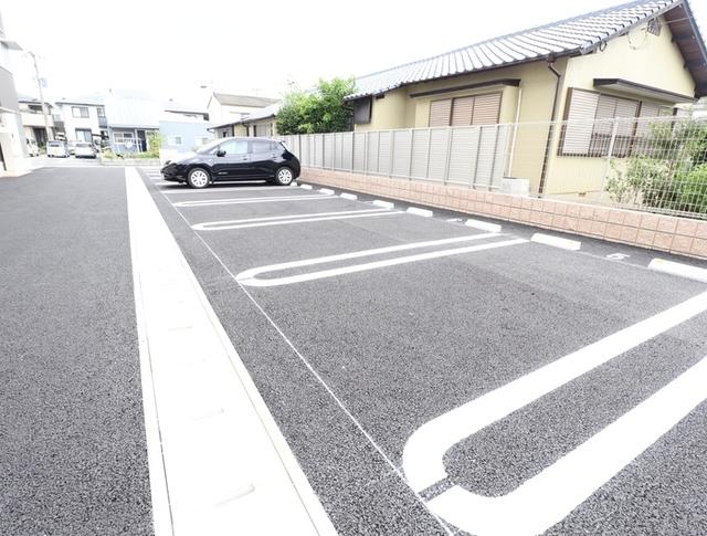 マーレＫ　05〜07号室（206） 駐車場