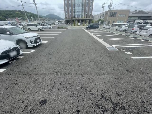 アンジューノ上代　B棟（103） 駐車場