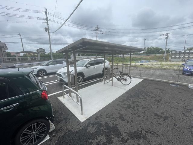 アンジューノ上代　B棟（103） 駐車場
