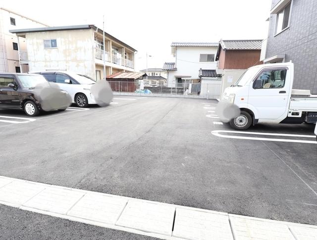 ラビアン　ローゼ（302） 駐車場