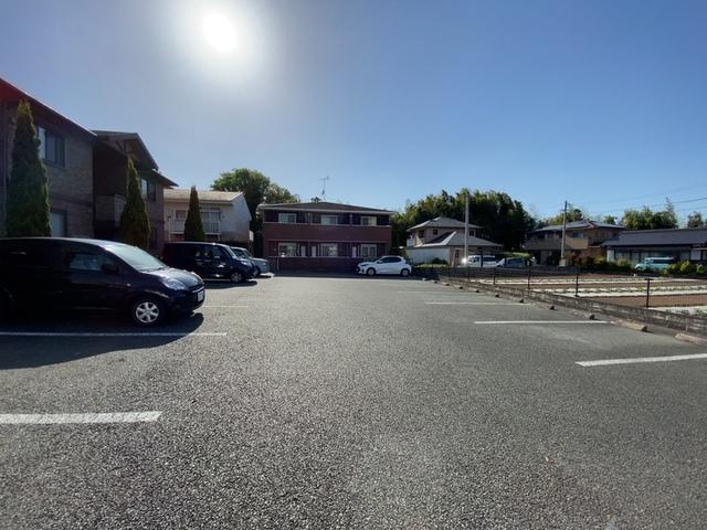 リバティコート（101） 駐車場