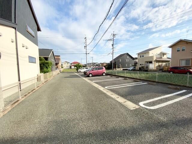 ルミエール野口（103） 駐車場