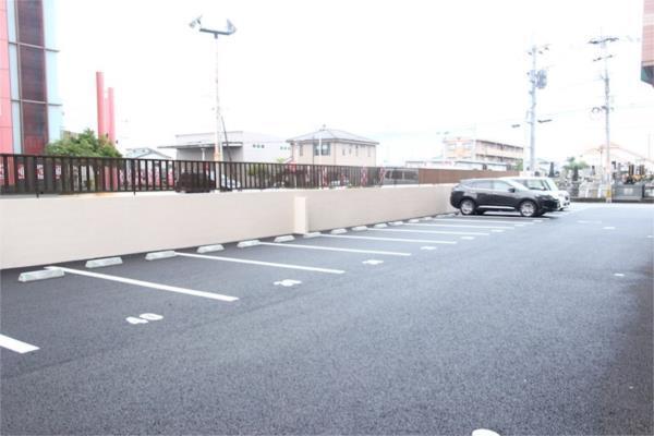 クロノス34田井島II（503） 駐車場