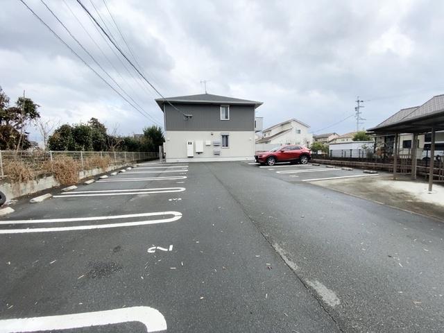 グランシャリオ須屋（101） 駐車場