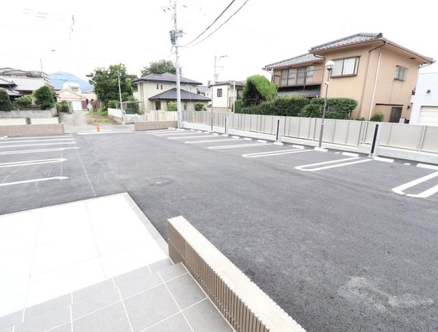 マーレ京町（103） 駐車場